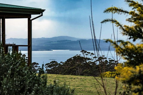 Celestine Retreat - Holiday Sunshine Coast 1
