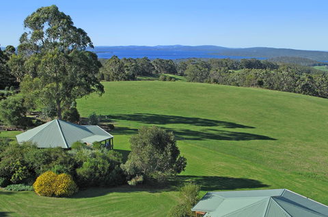 Celestine Retreat - Holiday Sunshine Coast 0