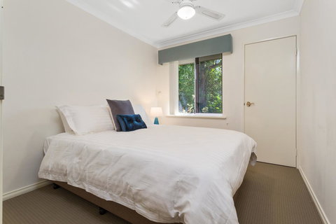 Como South Perth Villa - Sunshine Coast Tourism 4