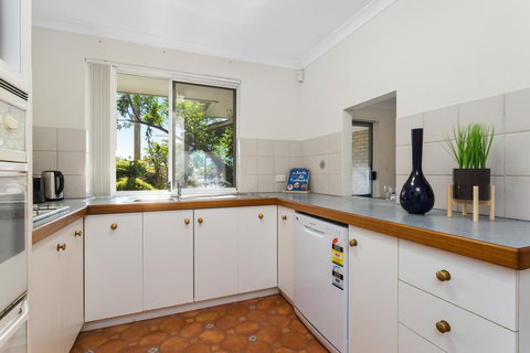 Como South Perth Villa - Sunshine Coast Tourism 11