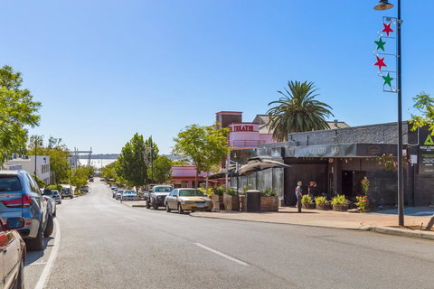 Como South Perth Villa - Sunshine Coast Tourism 9