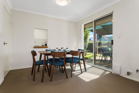 Como South Perth Villa - Sunshine Coast Tourism 2