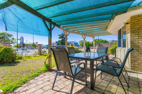 Como South Perth Villa - Sunshine Coast Tourism 10