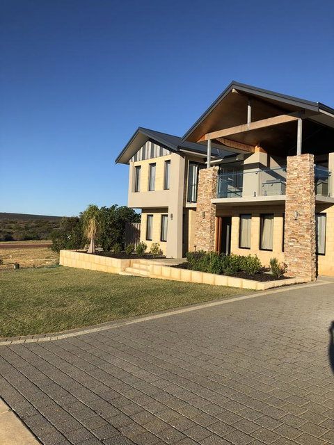 The Shak Kalbarri - Holiday Sunshine Coast 0