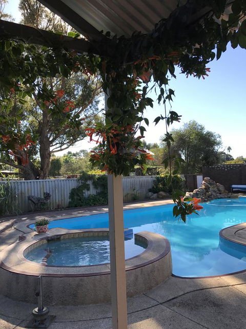 Swan Valley Rest Cottage - Sunshine Coast Tourism 22