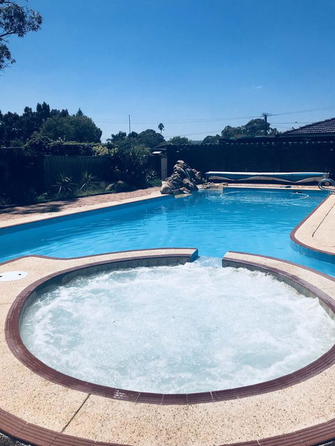 Swan Valley Rest Cottage - Sunshine Coast Tourism 18