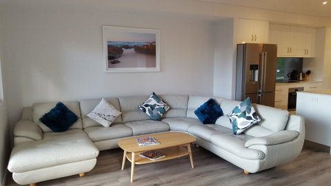 Cape Villas - Sunshine Coast Tourism 8