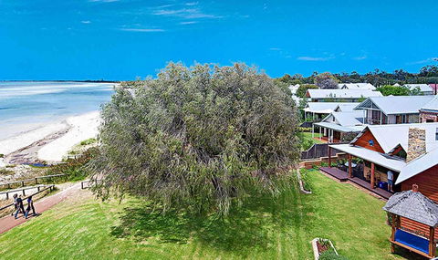Beach House Dunsborough - Sunshine Coast Tourism 1