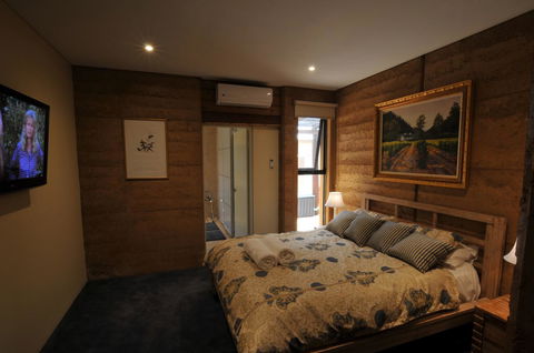 Beach House Dunsborough - Sunshine Coast Tourism 6