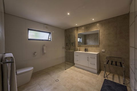 Beach House Dunsborough - Sunshine Coast Tourism 7