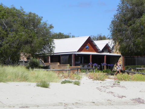 Beach House Dunsborough - Sunshine Coast Tourism 9