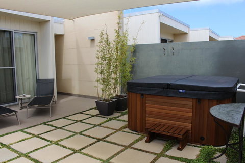 Alouarn Apartments - Sunshine Coast Tourism 2