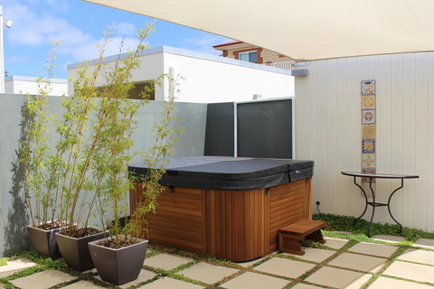 Alouarn Apartments - Sunshine Coast Tourism 3