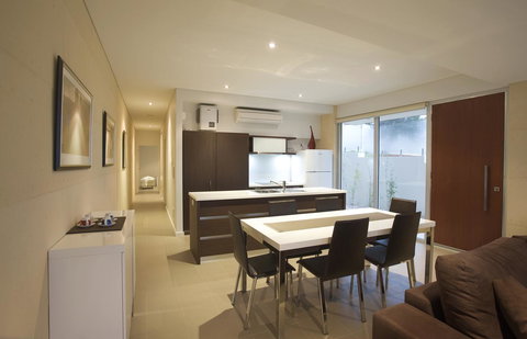 Alouarn Apartments - Sunshine Coast Tourism 11