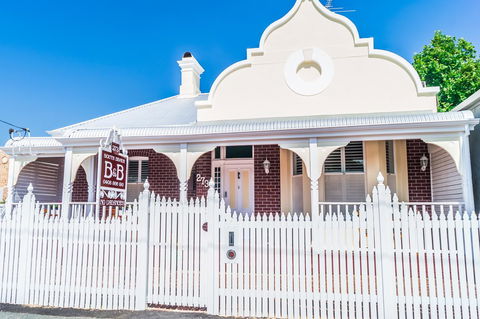 South Beach Bed & Breakfast - Sunshine Coast Tourism 0