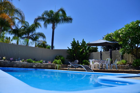 Palms Bed & Breakfast - Sunshine Coast Tourism 0