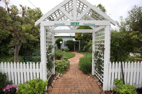 Jacaranda Guest House - Holiday Sunshine Coast 33