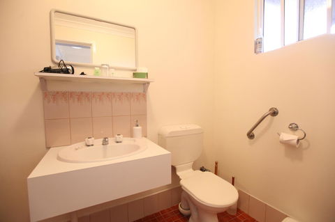Jacaranda Guest House - Holiday Sunshine Coast 20