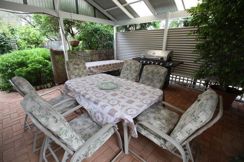 Jacaranda Guest House - Holiday Sunshine Coast 30