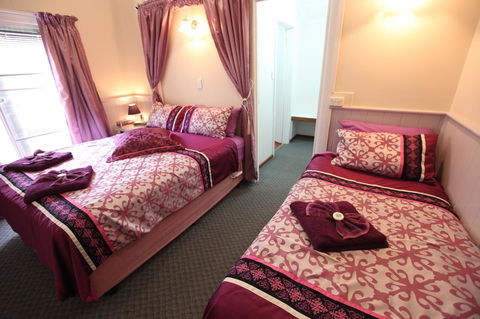 Jacaranda Guest House - Holiday Sunshine Coast 36