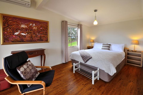 Balingup Highview Chalets - Holiday Sunshine Coast 3