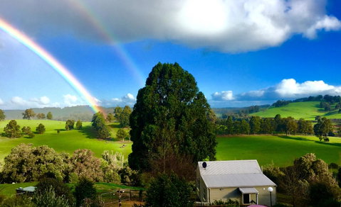 Balingup Highview Chalets - Holiday Sunshine Coast 2