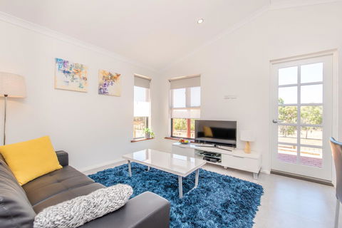 'Bindoon Valley Escape' Cottage - Sunshine Coast Tourism 0