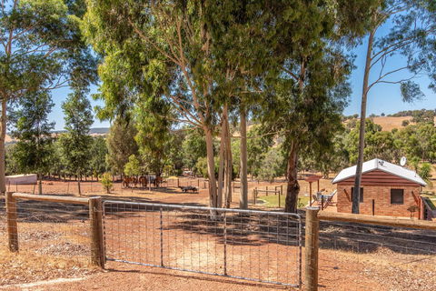 'Bindoon Valley Escape' Cottage - Sunshine Coast Tourism 11