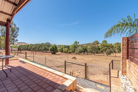 'Bindoon Valley Escape' Cottage - Sunshine Coast Tourism 7