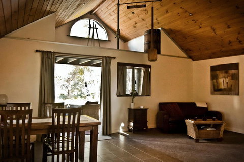 Scotsdale Valley Studios - Sunshine Coast Tourism 7