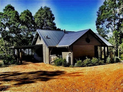 Scotsdale Valley Studios - Sunshine Coast Tourism 3