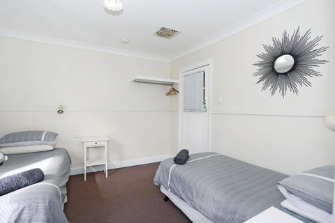 Busselton Guest House - Sunshine Coast Tourism 42