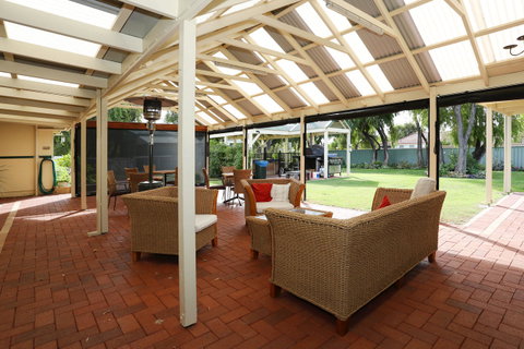 Busselton Guest House - Sunshine Coast Tourism 33