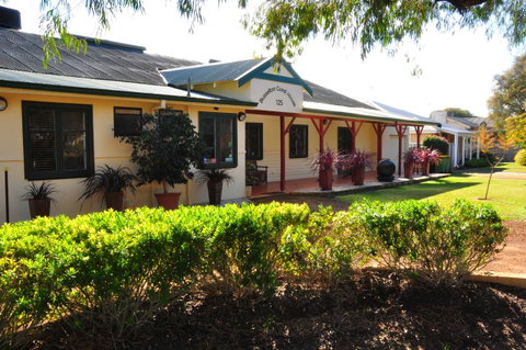 Busselton Guest House - Sunshine Coast Tourism 4