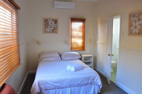 Busselton Guest House - Sunshine Coast Tourism 1