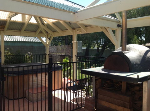 Busselton Guest House - Sunshine Coast Tourism 19
