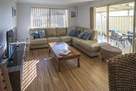 Indoyo Retreat - Sunshine Coast Tourism 3