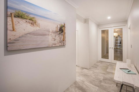15 Cabot Close - Sunshine Coast Tourism 3