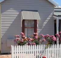 Bluebird Cottage - Holiday Sunshine Coast