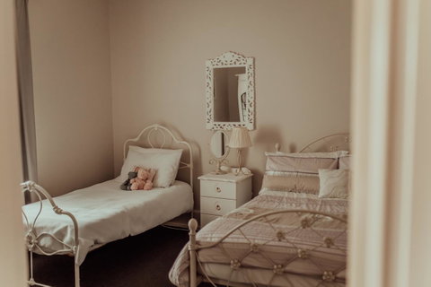 Bluebird Cottage - Sunshine Coast Tourism 2