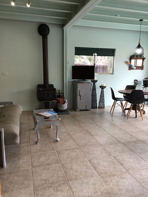 Dunsborough Barn Stay - Holiday Sunshine Coast 4