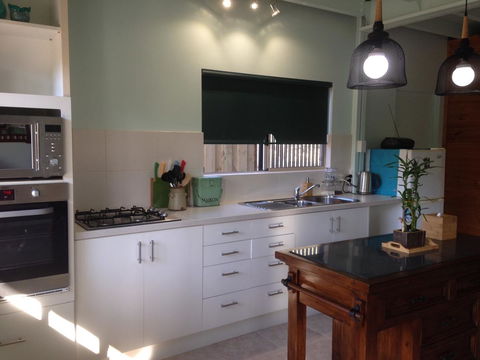 Dunsborough Barn Stay - Holiday Sunshine Coast 6
