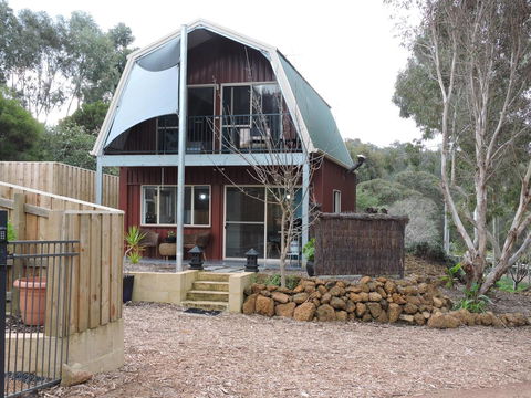 Dunsborough Barn Stay - Holiday Sunshine Coast 1