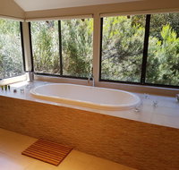 Jarrah Grove Forest Retreat - Sunshine Coast Tourism