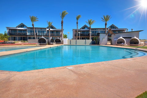 Mantarays Ningaloo Beach Resort - Sunshine Coast Tourism 18