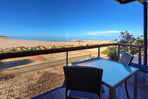 Mantarays Ningaloo Beach Resort - Sunshine Coast Tourism 22