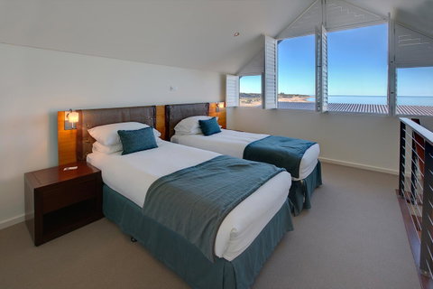 Mantarays Ningaloo Beach Resort - Sunshine Coast Tourism 5