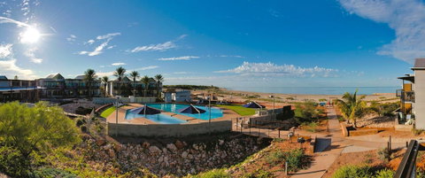 Mantarays Ningaloo Beach Resort - Sunshine Coast Tourism 0