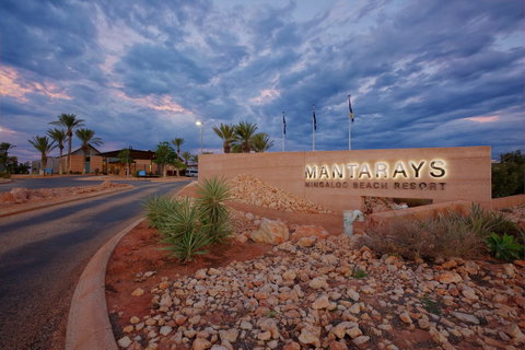 Mantarays Ningaloo Beach Resort - Sunshine Coast Tourism 1