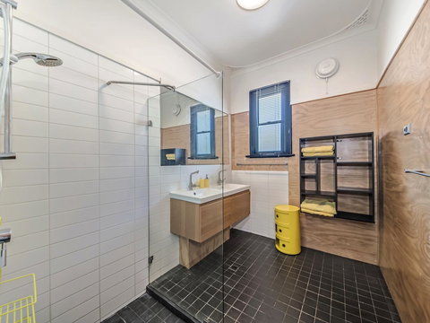 Panoramique Holiday Home With A View - Holiday Sunshine Coast 8